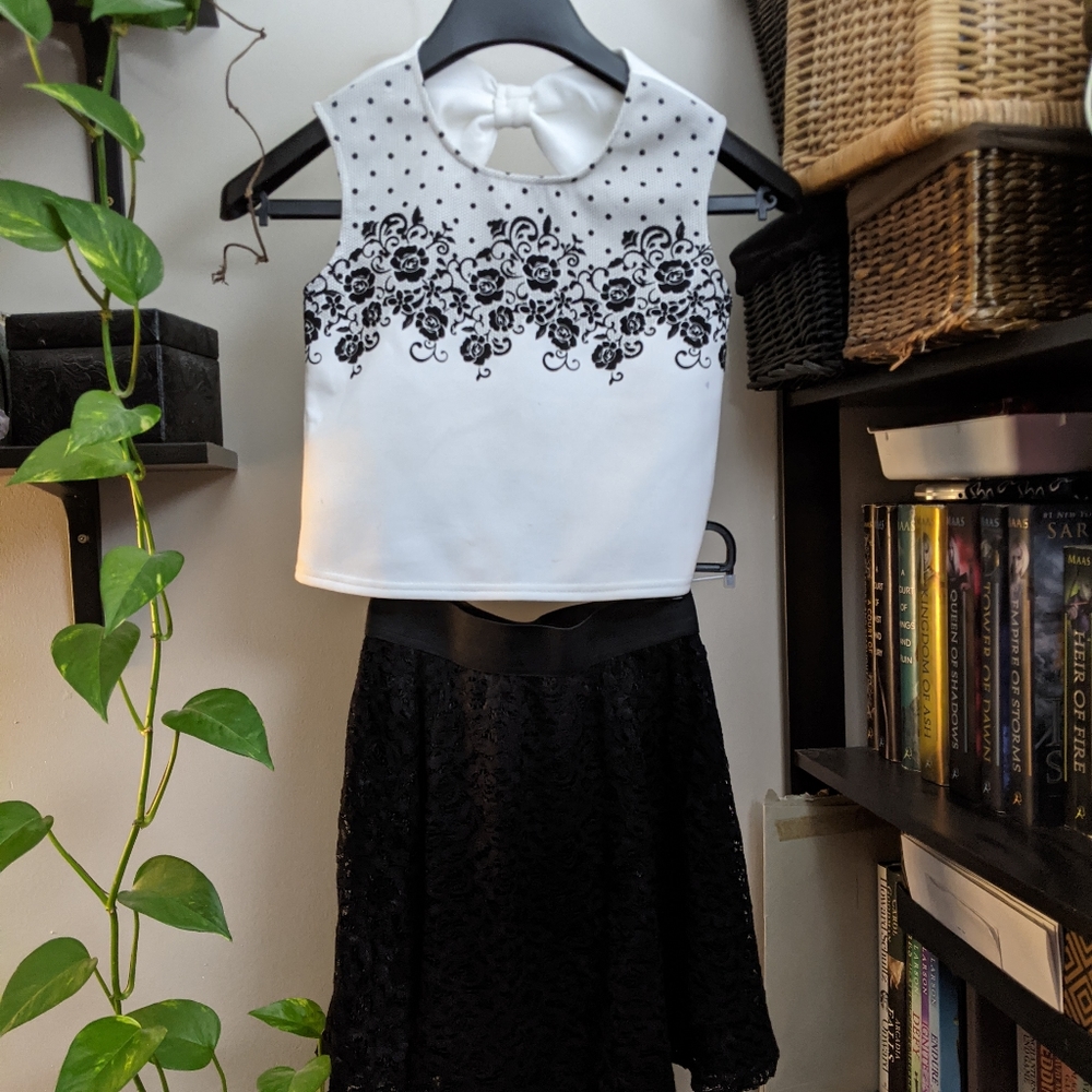 Girls 2 piece Girl's size 10 outfit
